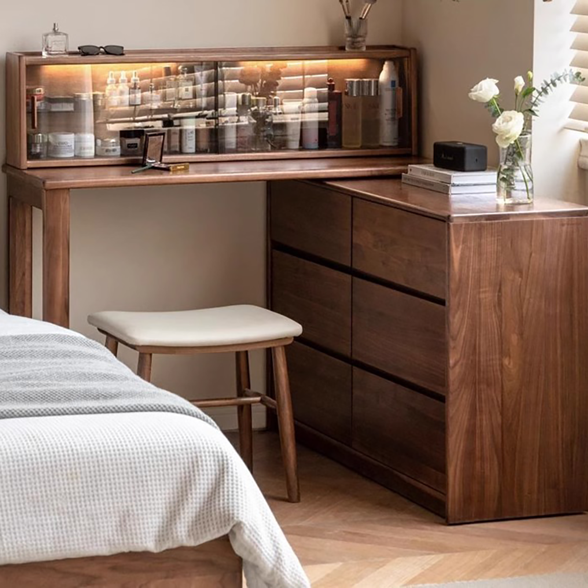 Walnut Finish Dresser & Vanity DRT-010